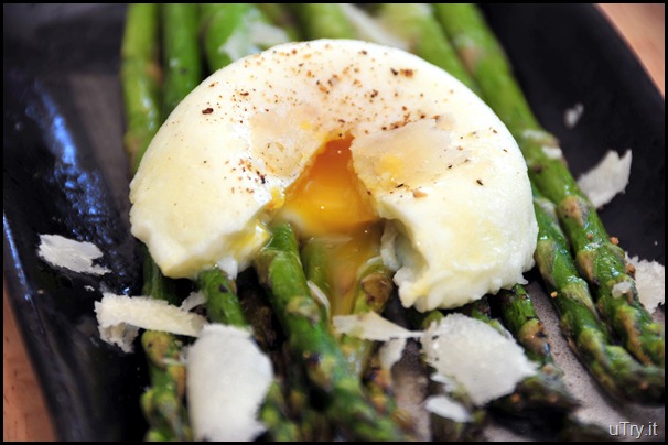 uTry.it: Roasted Asparagus with Poached Egg and Shaved Parmesan Cheese